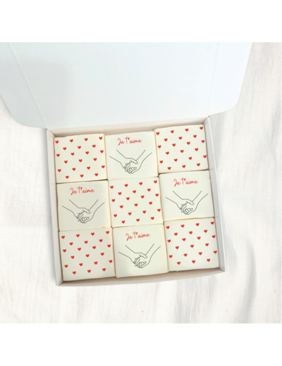 Coffret gourmand amour – 9 guimauves décorées “Je t’aime”