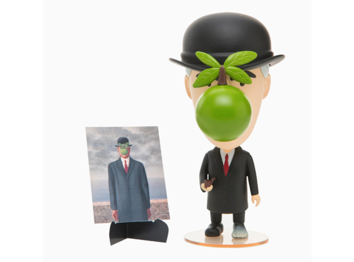 Figurine René Magritte