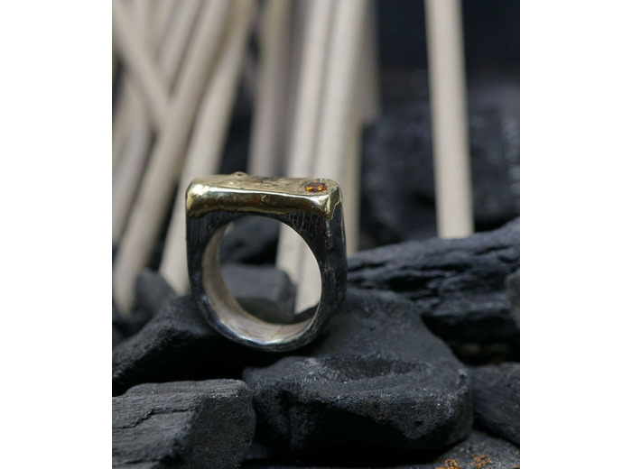 HéphaÏstos Stones Collection