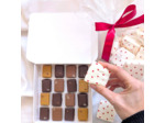 Cadeau couple : 1 coffret chocolats Valrhona + guimauves